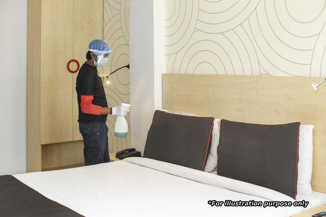 โอโย 7557 โฮเต็ล ศิวะ กุญช์ เอ็กโซติกา Hotel Naroda ภายนอก รูปภาพ