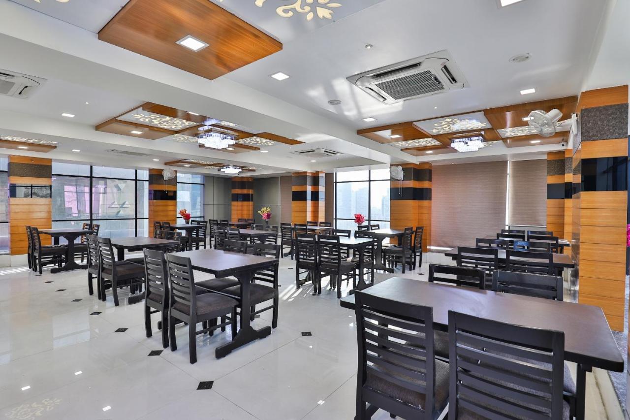 โอโย 7557 โฮเต็ล ศิวะ กุญช์ เอ็กโซติกา Hotel Naroda ภายนอก รูปภาพ