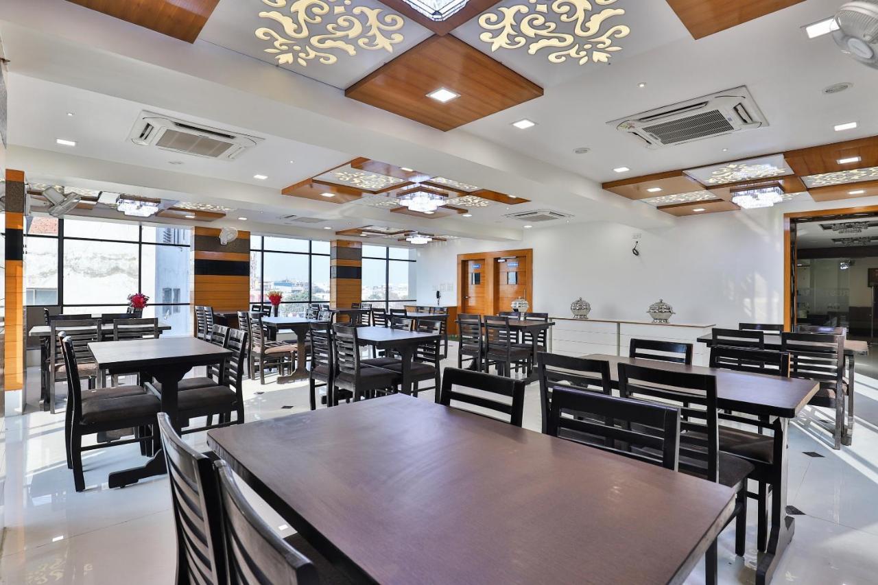 โอโย 7557 โฮเต็ล ศิวะ กุญช์ เอ็กโซติกา Hotel Naroda ภายนอก รูปภาพ