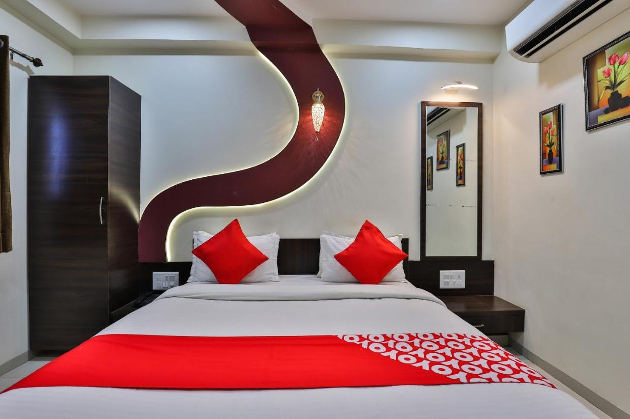 โอโย 7557 โฮเต็ล ศิวะ กุญช์ เอ็กโซติกา Hotel Naroda ภายนอก รูปภาพ